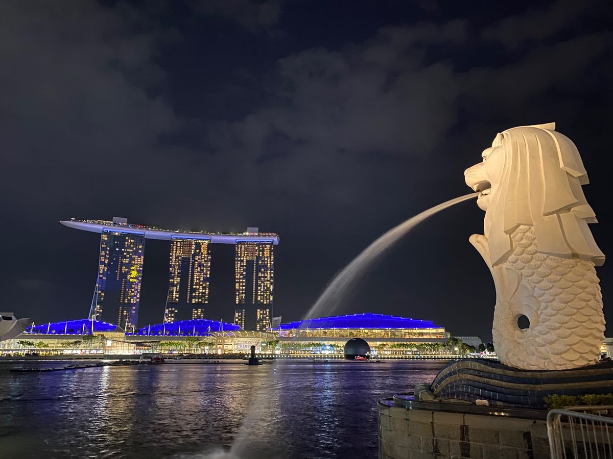 1.2枚目シンガポール
3枚目マレーシアのバトゥ洞窟
4枚目ラオスのヴァン...