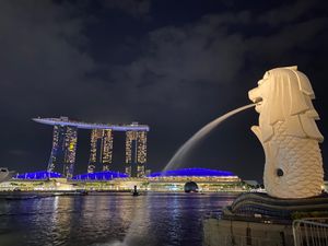 1.2枚目シンガポール
3枚目マレーシアのバトゥ洞窟
4枚目ラオスのヴァン...