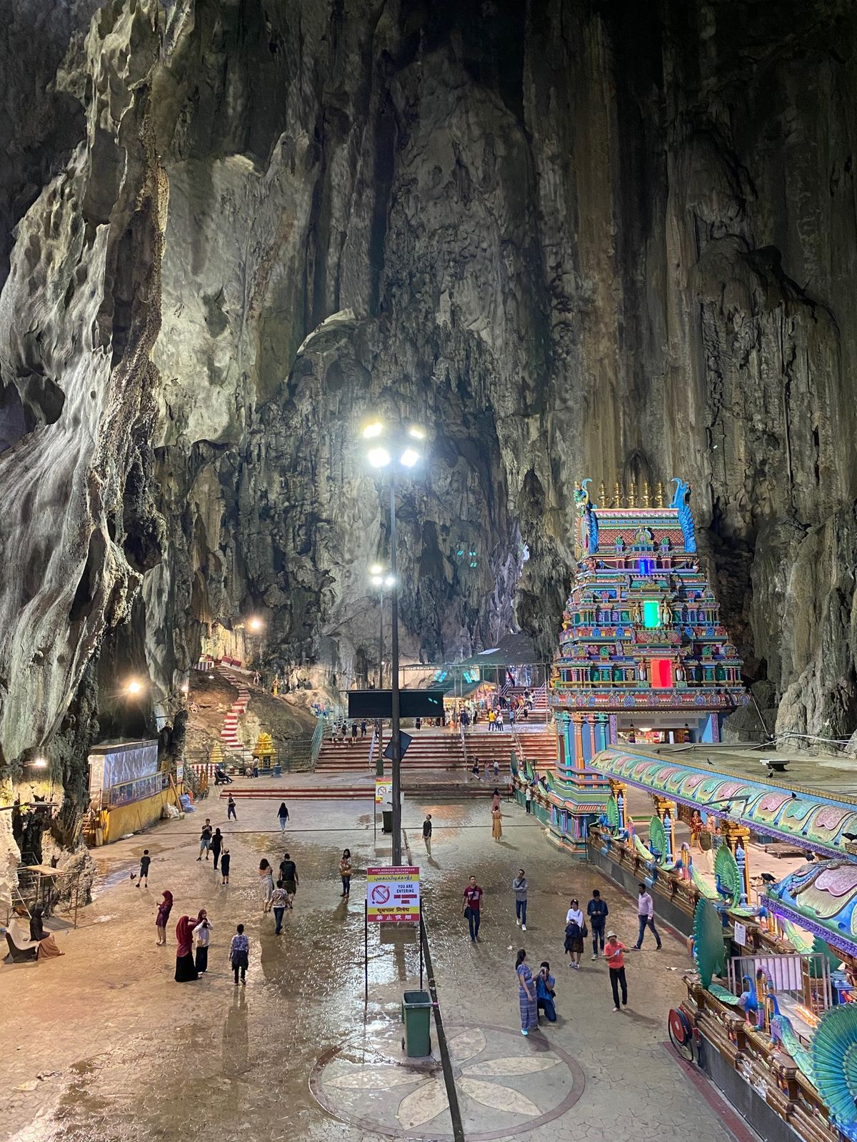 1.2枚目シンガポール
3枚目マレーシアのバトゥ洞窟
4枚目ラオスのヴァン...