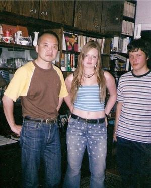 1) 16歳のマーヤ。エストニア人。タルトゥにて。
2) 14歳のマリスと...