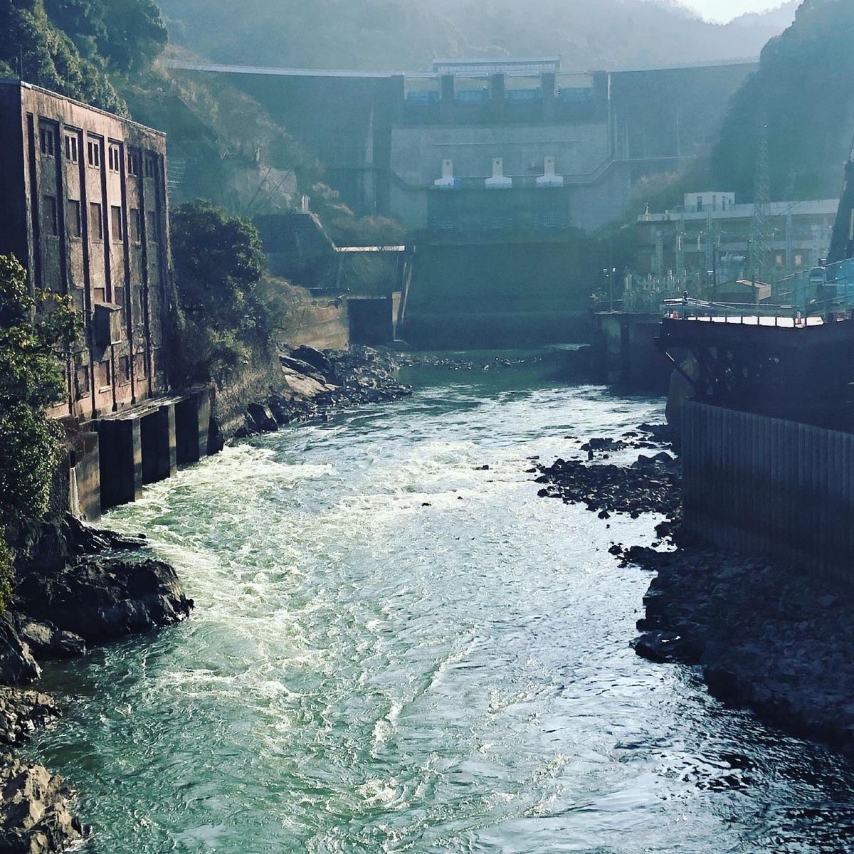 ダムにハマる前の自分でも知っていた天ヶ瀬ダムは、宇治駅から歩ける距離にある...