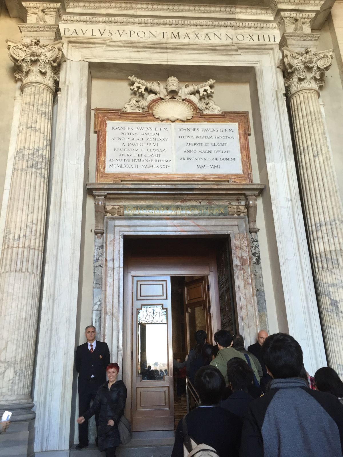 サン・ピエトロ大聖堂では、ちょうど特別聖年にあたり、25年に１度開かれると...
