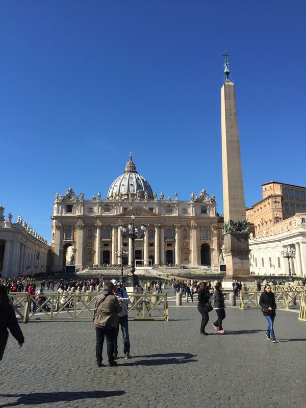 イタリア・ローマ「イタリア」の写真：サン・ピエトロ大聖堂では、ちょうど特別聖...