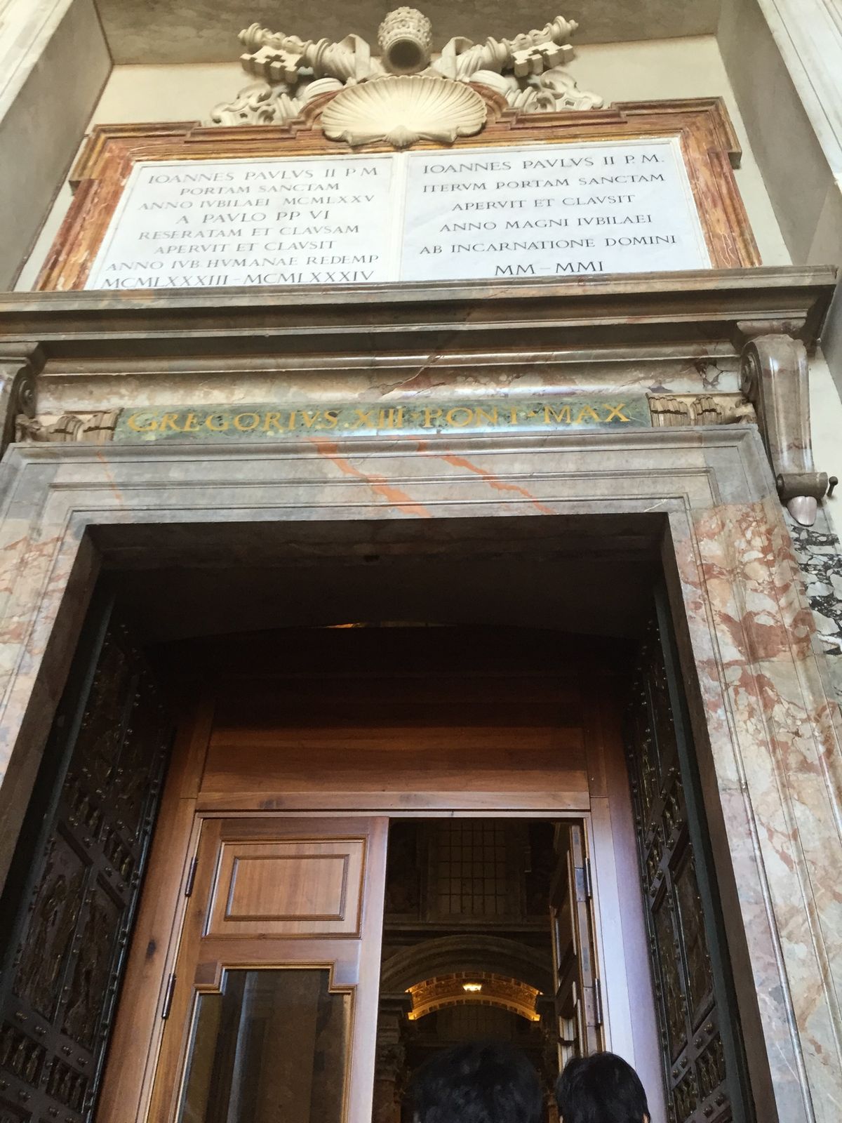 サン・ピエトロ大聖堂では、ちょうど特別聖年にあたり、25年に１度開かれると...