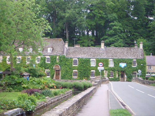 イギリス(英国)「Cotswolds, Stratford-Upon-Avon, Bath, England, UK」の写真