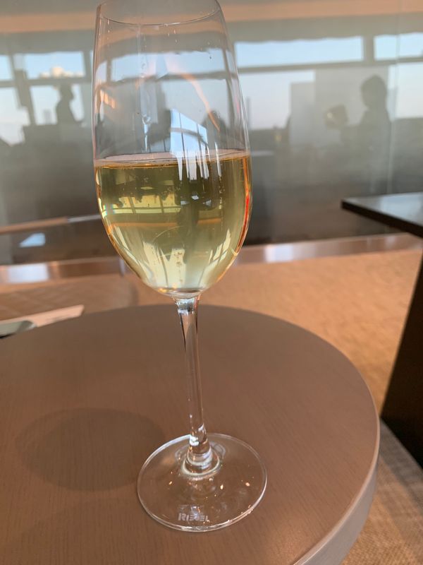 アメリカ(米国)・ホノルル「Hawaii 女子旅」の写真：まずは…ラウンジで。
3年振りの海外です...