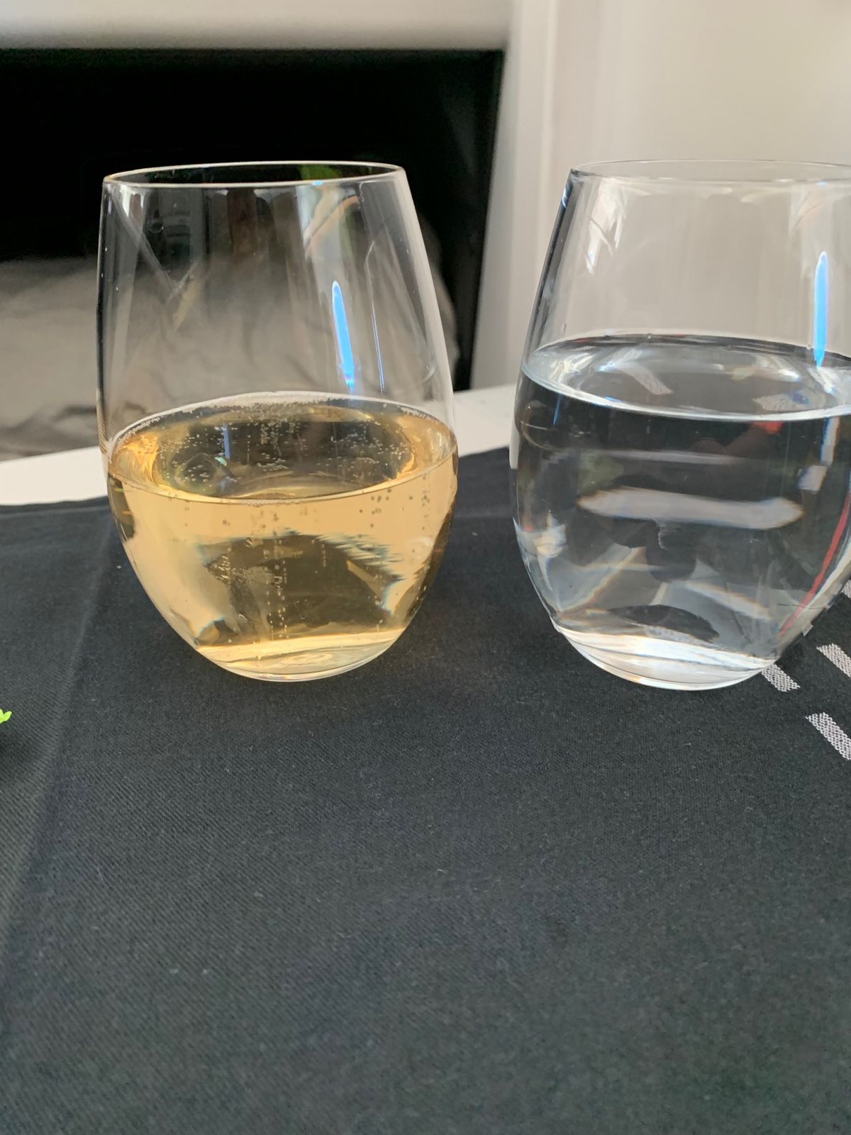 ビジネスクラスにアップグレードしていただいたのに…
寝る時、シートをフラッ...