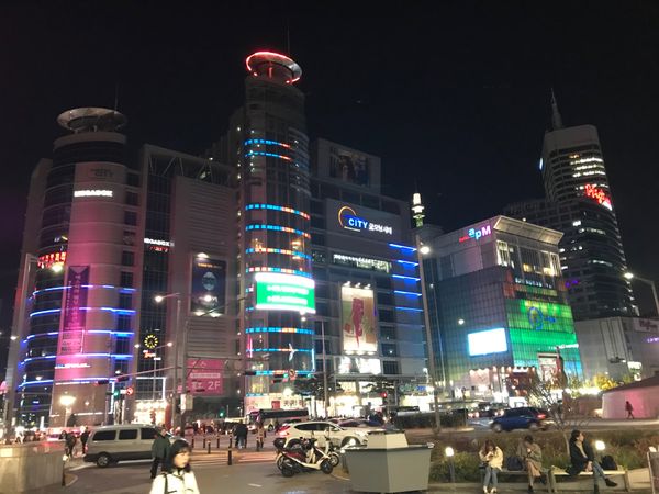 大韓民国 (韓国)・ソウル「韓国一人旅」の写真：東大門近辺を夜歩き
