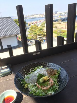 3日目

江ノ島といえば
たこせん！
しらす丼！

結局食べ物にしか目がない笑笑