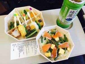 旅の途中にも
楽しみはありますよね！

駅弁、乗り継ぎの間の散策
懐かしい✨