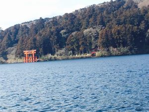 箱根といえば芦ノ湖！

海に浮かぶような鳥居がすごく神秘的でした✨