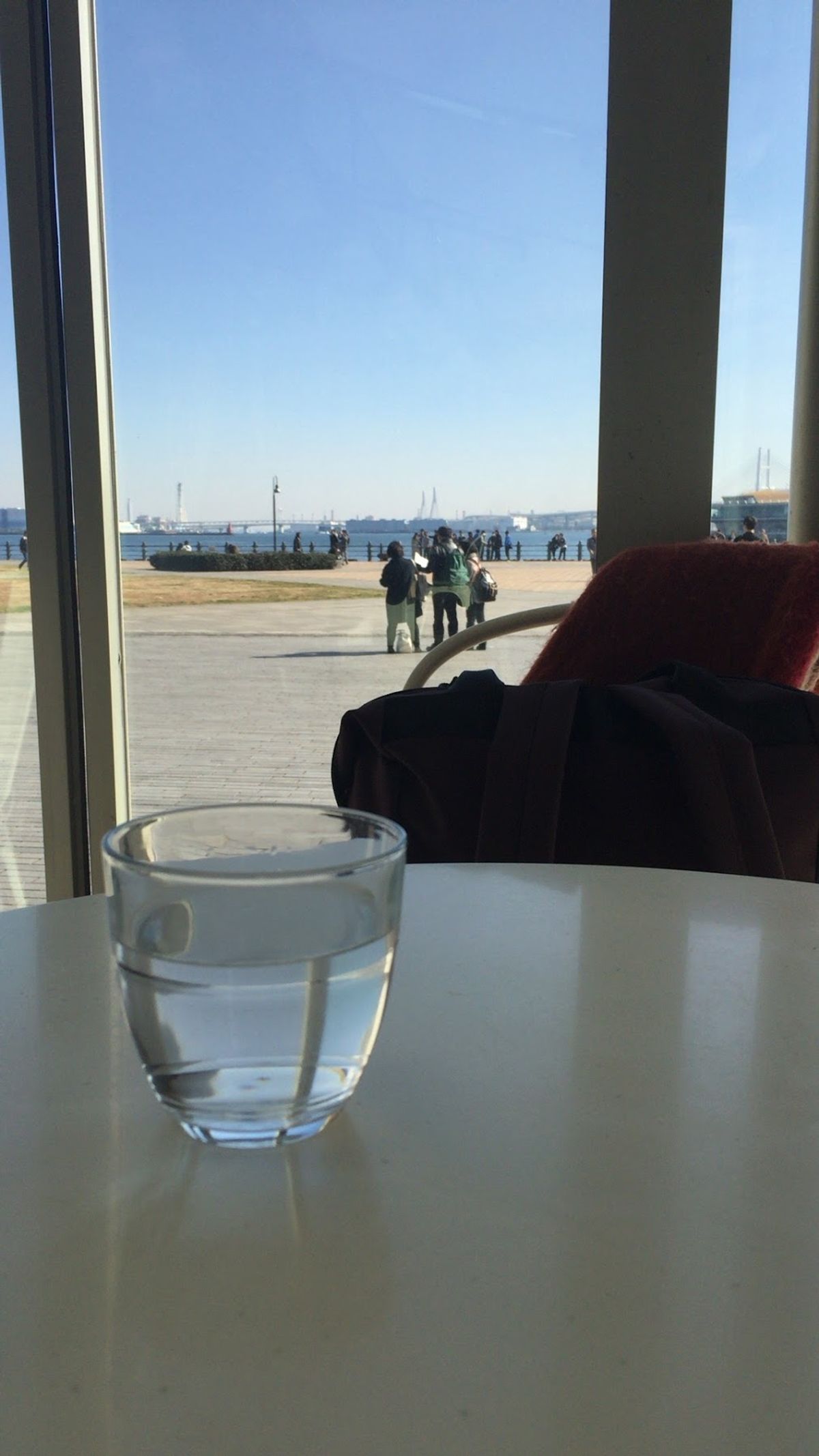 開店前から行列に並んで、
有名店のパンケーキを朝食にいただきました🥞

一...