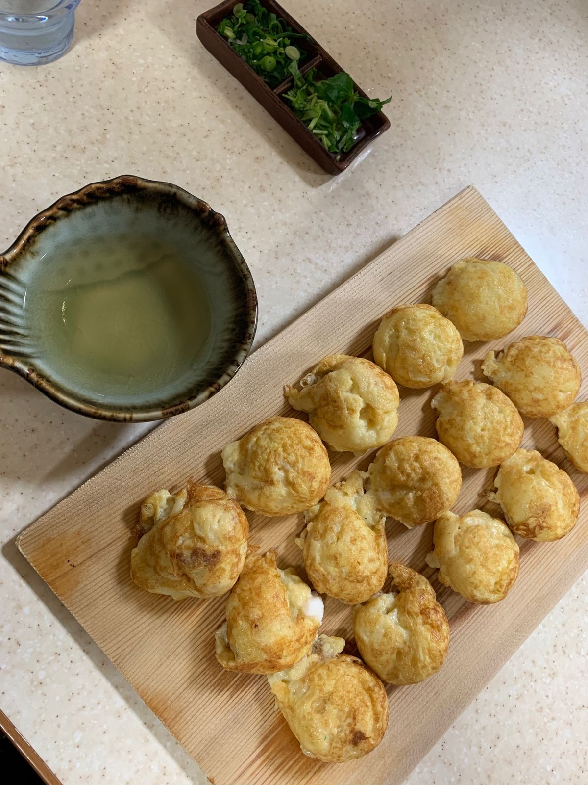 明石で明石焼きといくら丼