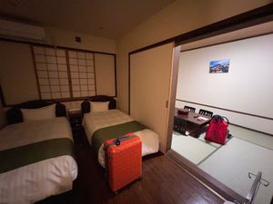 縄文の宿まんてん

最終日に泊まった宿
お部屋めっちゃ広い！
空港の目の前...