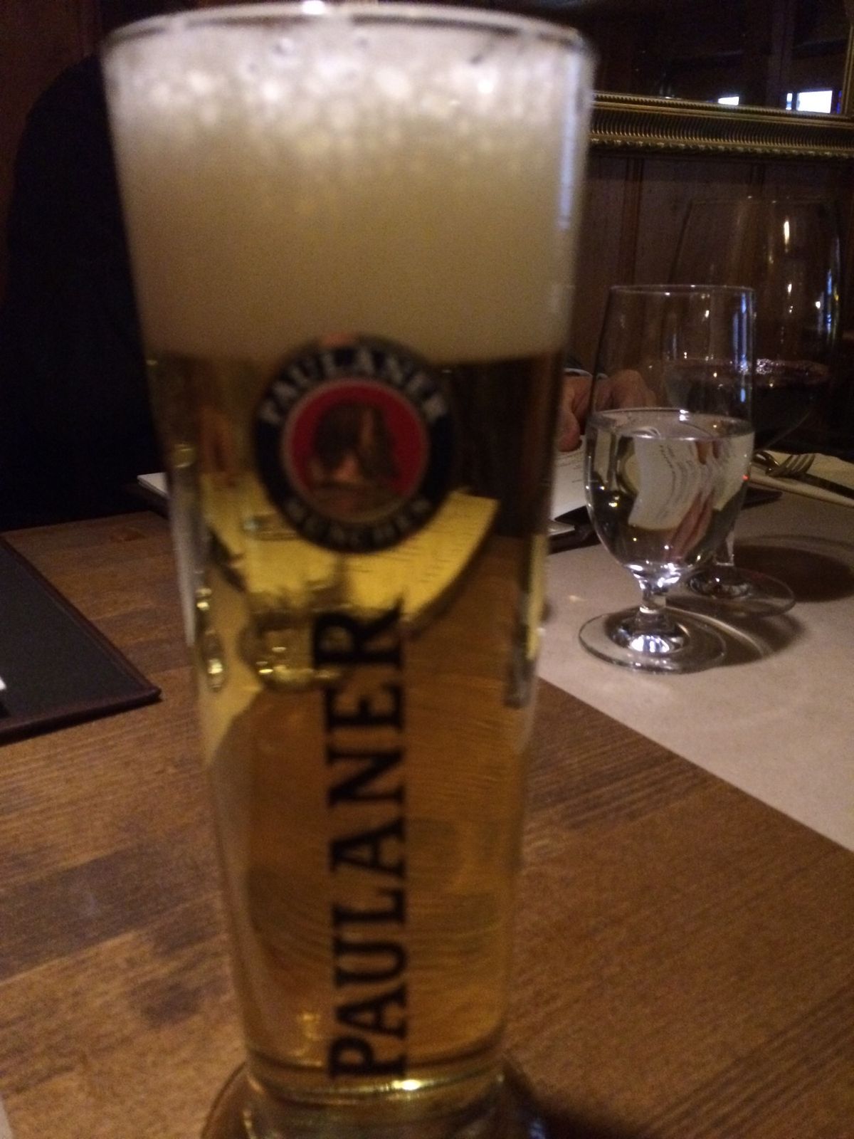 このお店で倒れたなぁ〜確かリスト音楽院か東へまっすぐ300mくらい歩いたフ...