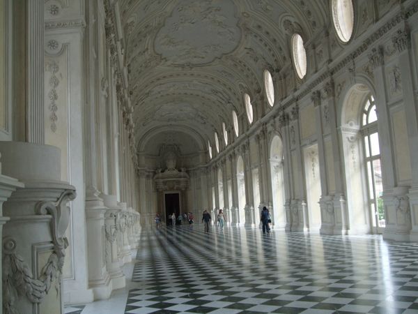 イタリア・トリノ「トリノ」の写真：トリノ郊外のヴェナリーア宮殿　一番の見所...