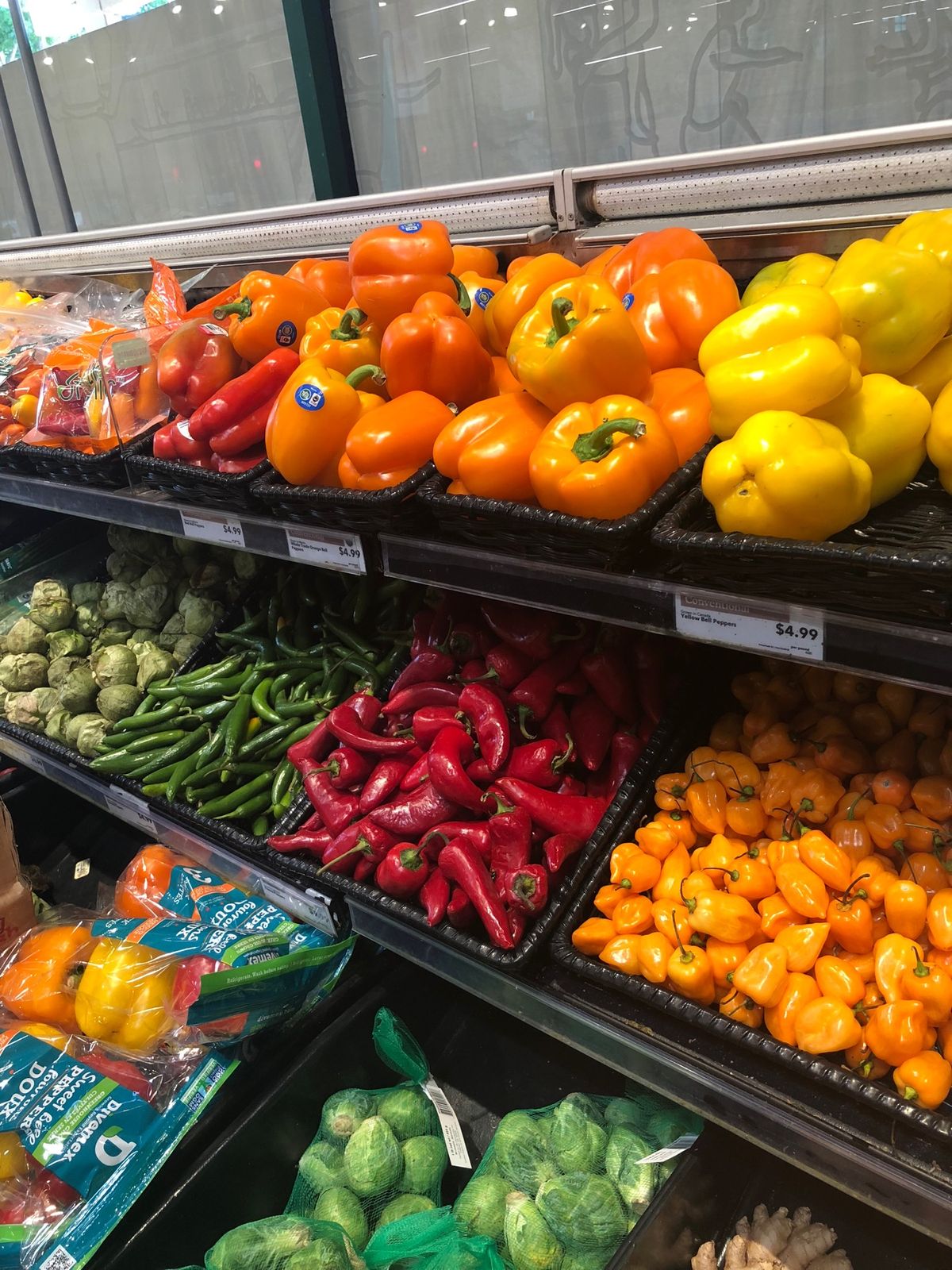 ラニカイのホールフーズ
デリをツマミにまた昼間から酒を🍺
旅って…いいね。