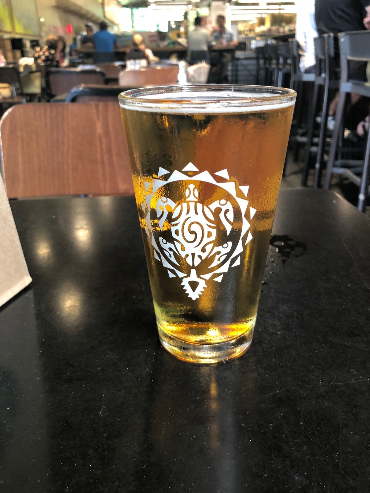 ラニカイのホールフーズ
デリをツマミにまた昼間から酒を🍺
旅って…いいね。