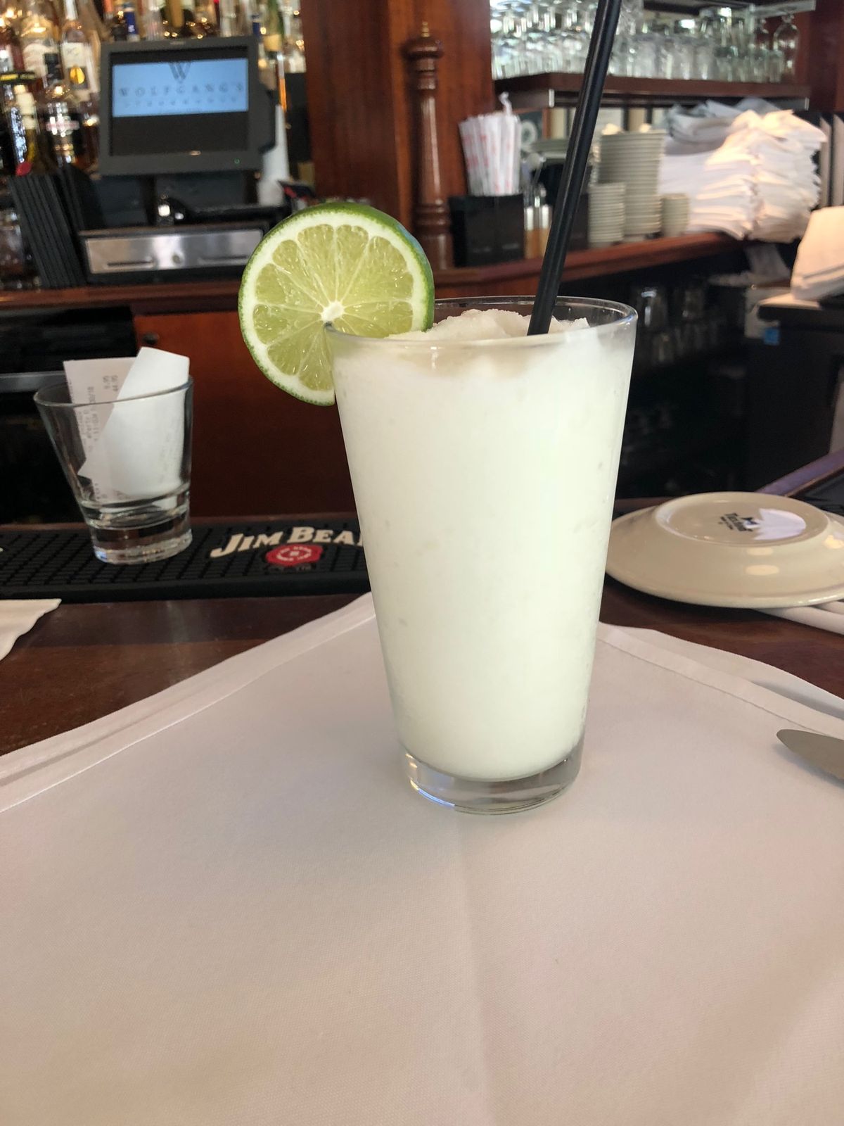 ウルフギャングステーキでステーキランチ
真昼間からステーキとカクテル🍸至福