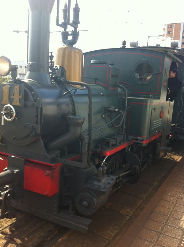 日本・愛媛県「松山坊ちゃん電車」の写真