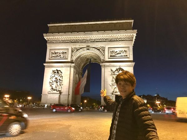 ハンガリー・ブダペスト「フランス/パリ。ハンガリー/ブダペスト。」の写真