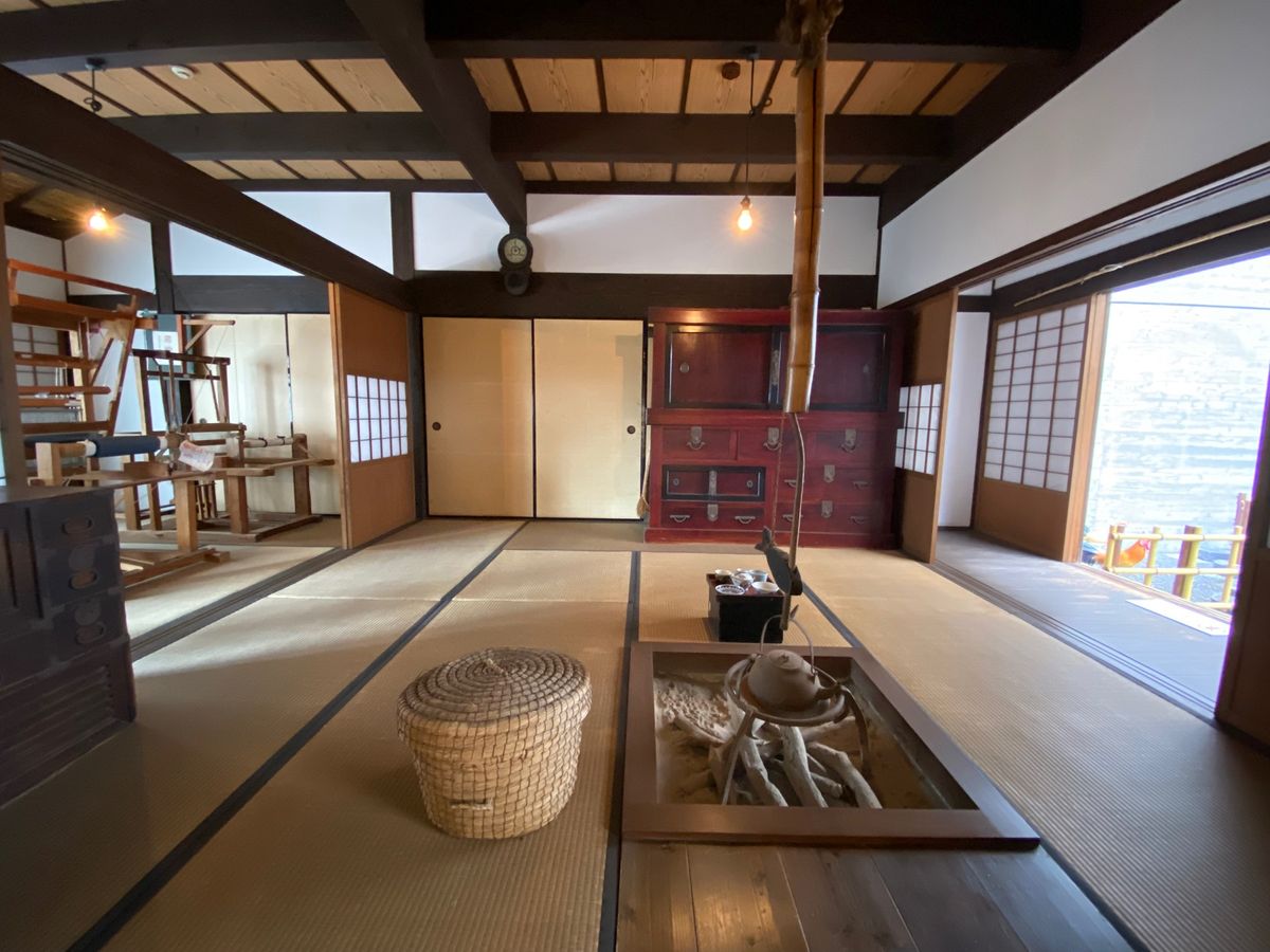 北九州の民家の様子

田の字型という四間取りが一般的な形らしい