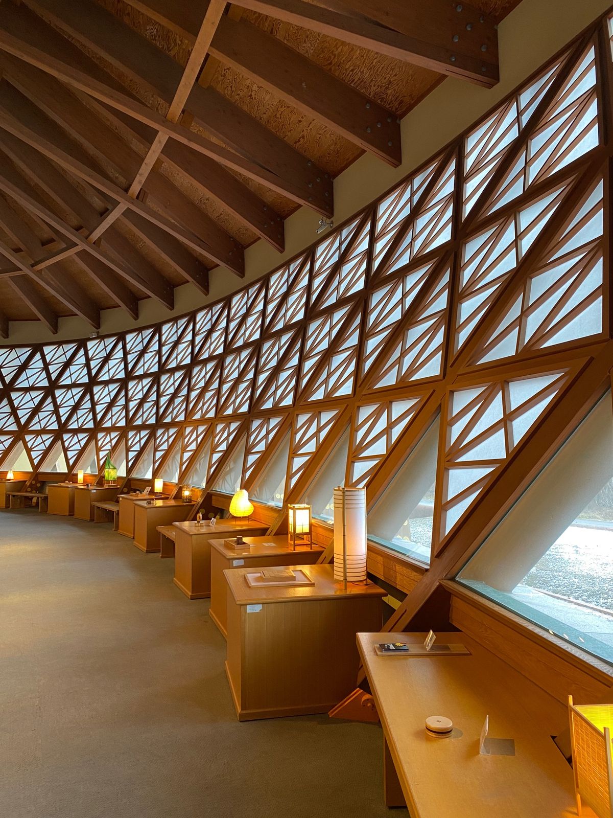 からくり記念館

建物がやたらハイセンスだなと思ったら
内井昭蔵の作品だった😳