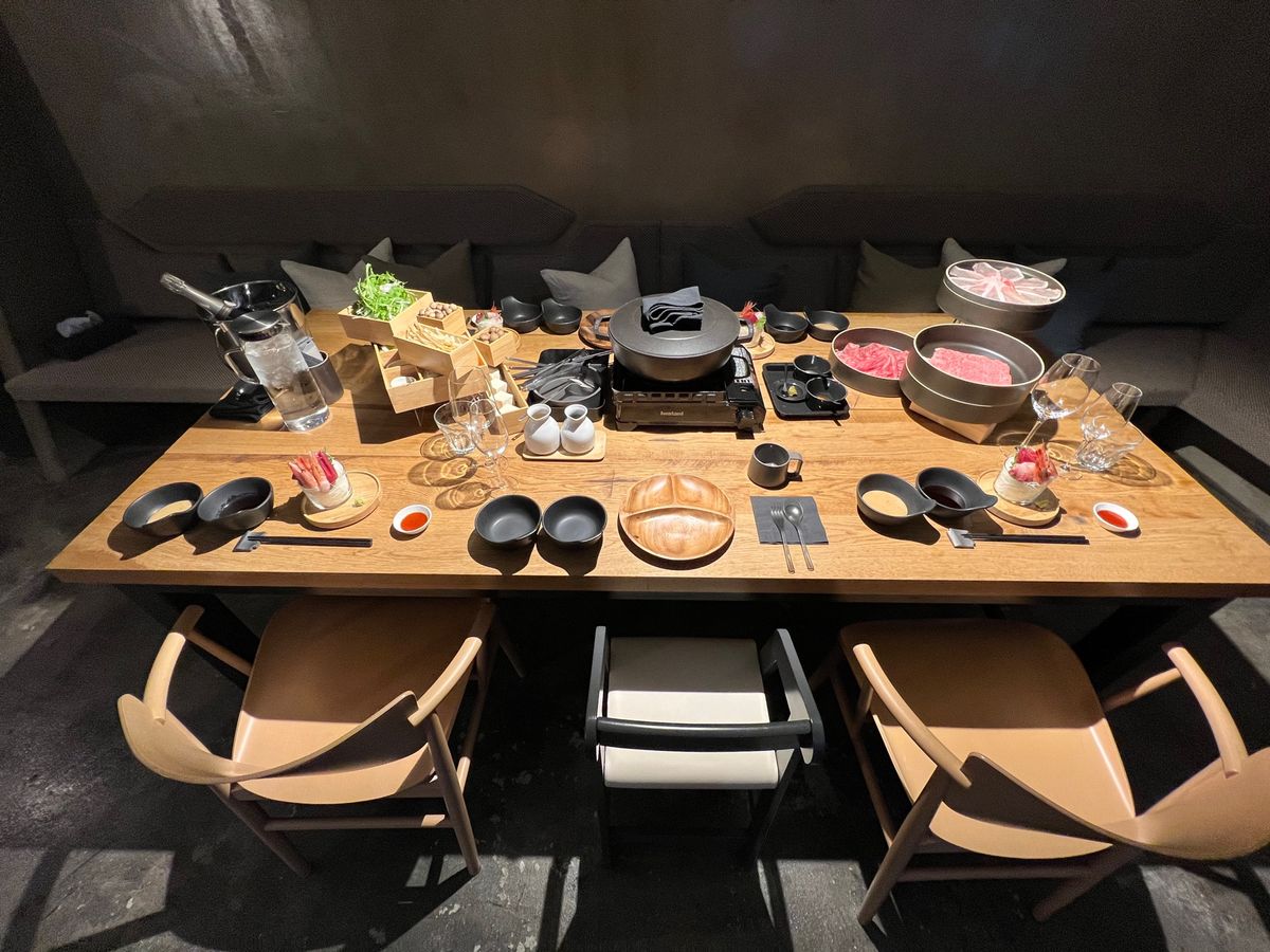 夕飯はBBQの予定だったけど、まだ寒いということで室内でしゃぶしゃぶに変更...