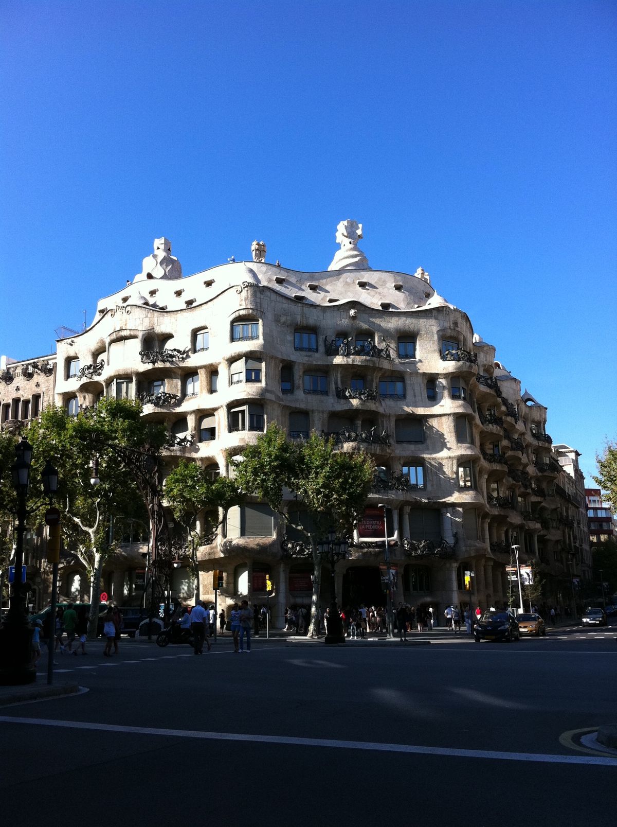 しっかり工事中のサグラダファミリア
カサミラ　グエル公園　カンプノウスタジアム