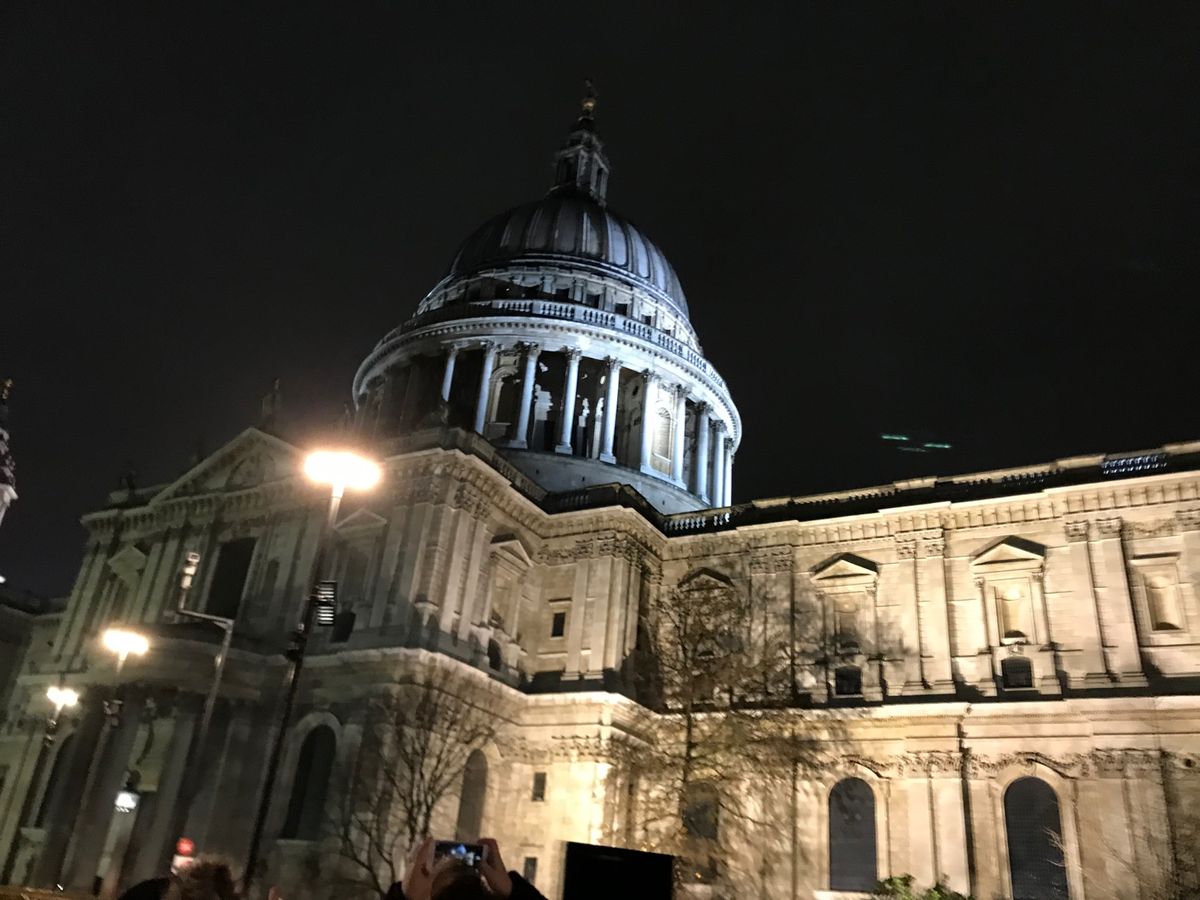 最後の夜は現地のルーフトップバスを利用して市内観光。