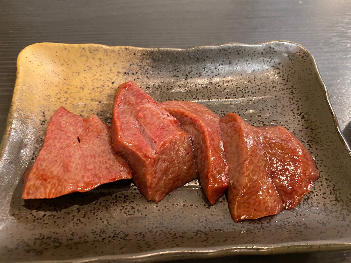 馬刺し！
天國！
5品のセットだったんだけど、7か9でもよかったなー