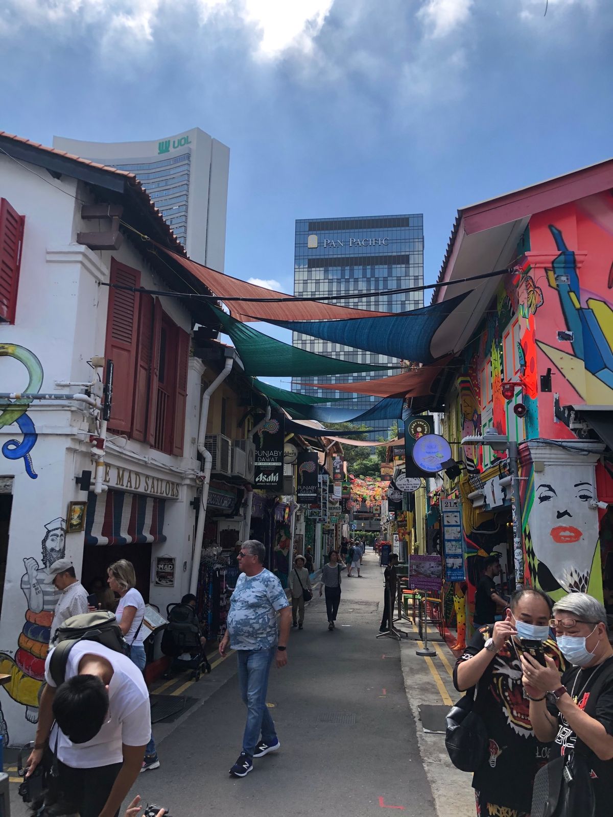 コロナ禍前の最後の海外旅行
ホテルや観光施設入場の際に検温必須でした
こん...