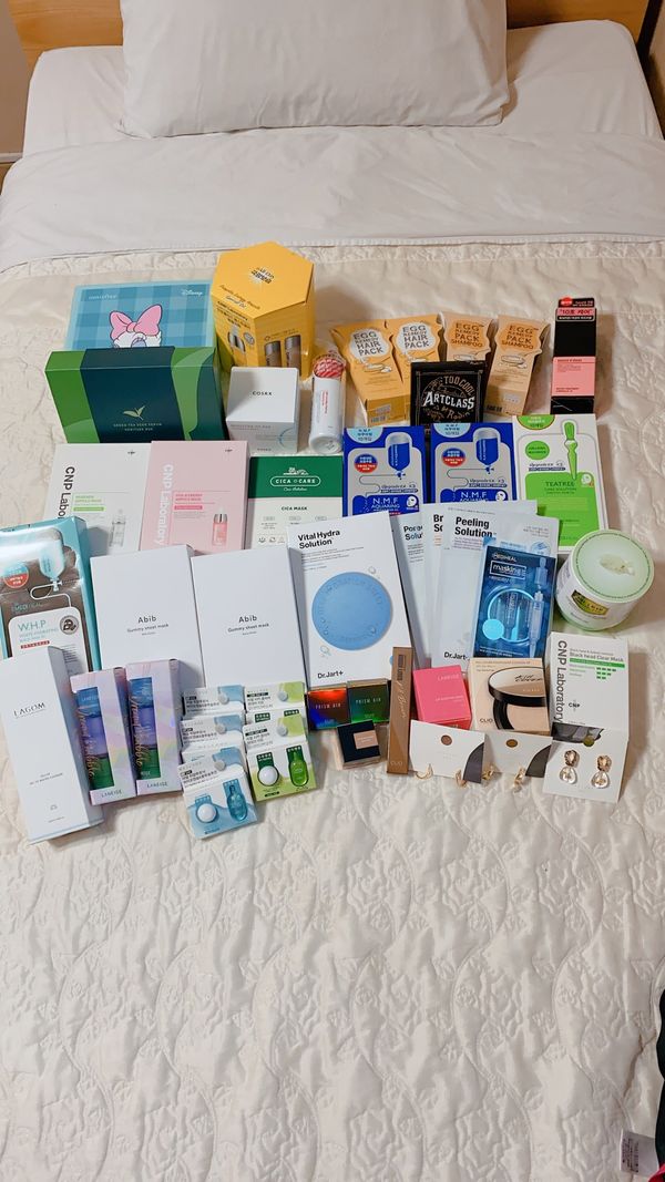 大韓民国 (韓国)・韓国「『韓国』コスメ爆買い🥳」の写真