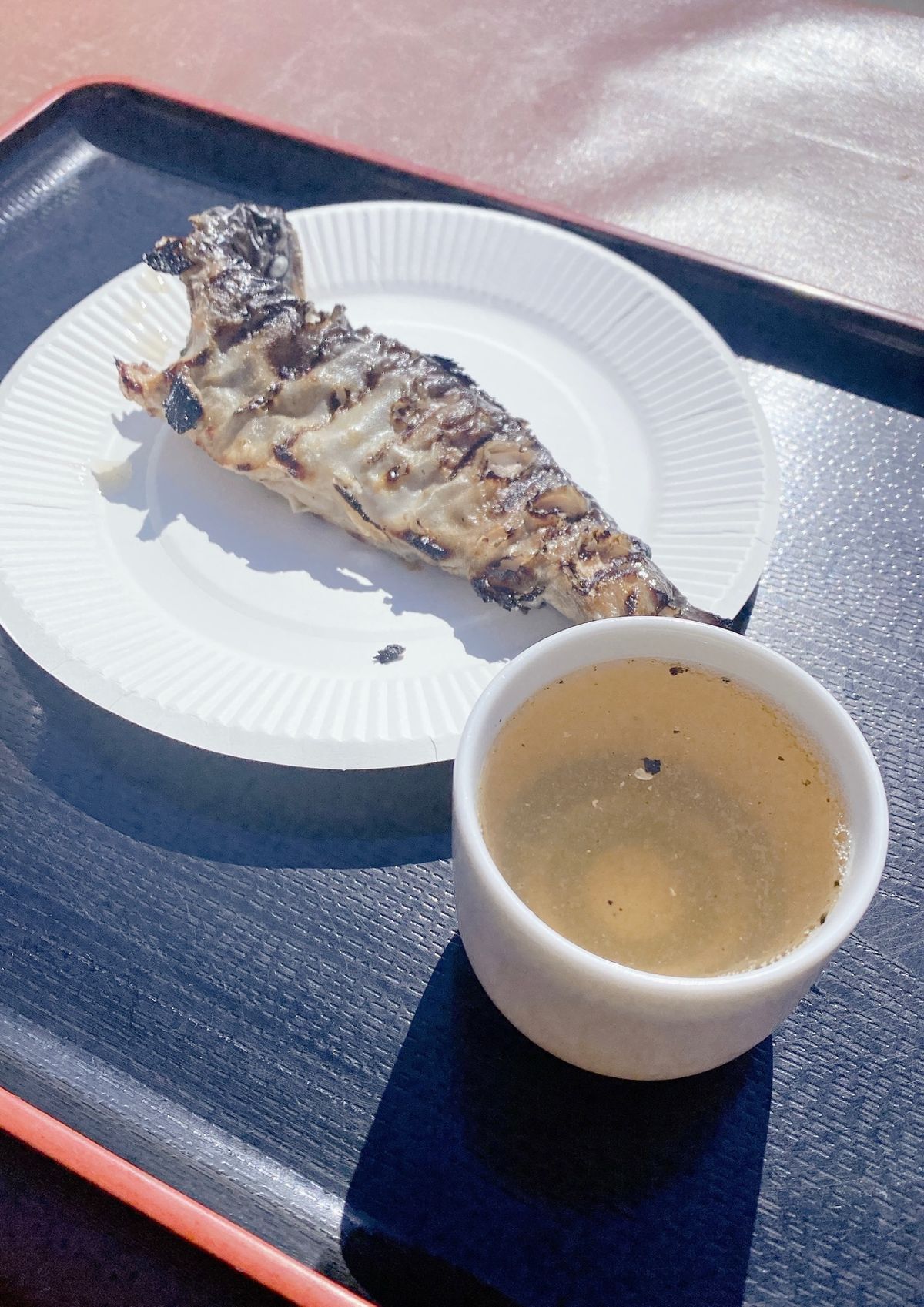 魚芳の海鮮丼と岩魚の骨酒