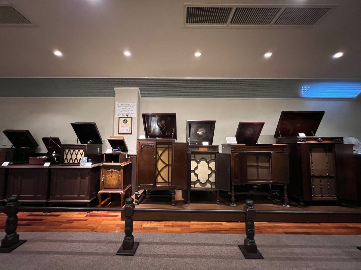 金沢蓄音器館

1日2回（だったかな？）
貴重な蓄音機達の聴き比べをやって...