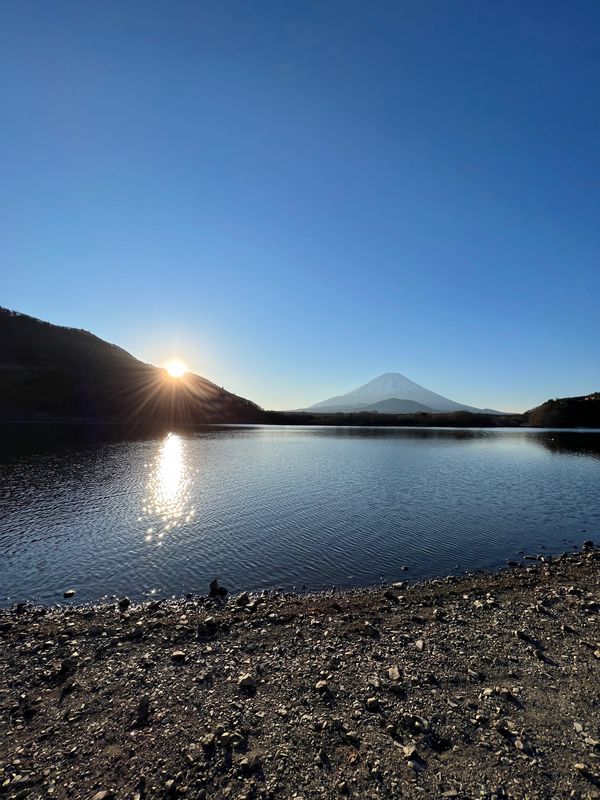 日本・山梨県「星を撮りに精進湖へ」の写真：朝日が出たところで帰ります！
いい写真が...