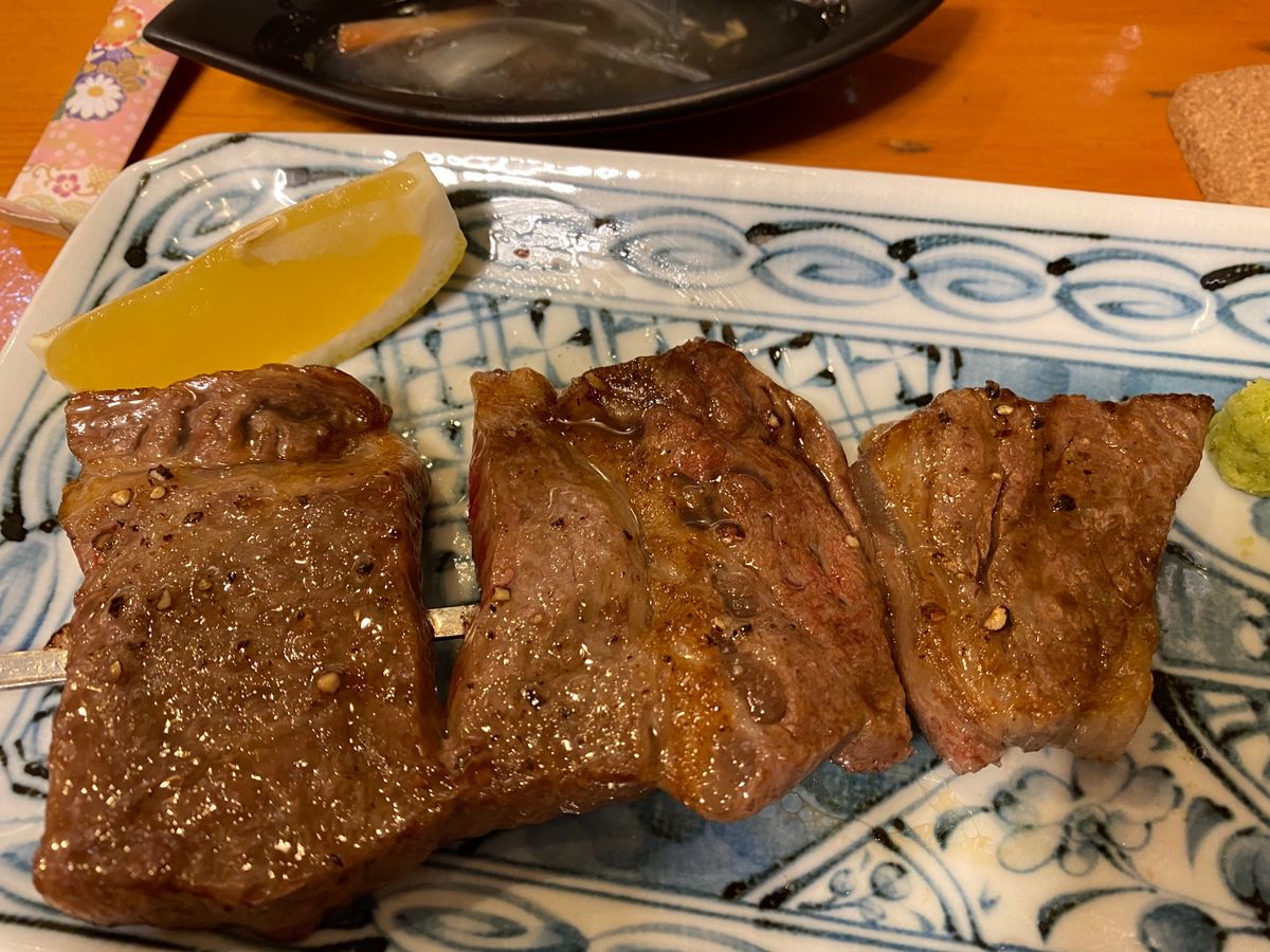 松江駅近くの居酒屋、雅さんで島根の料理いただきました！

島根牛の串刺し！...