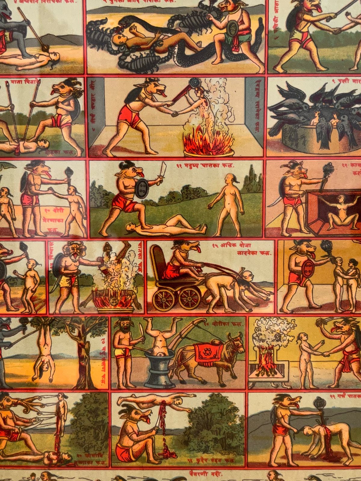 シュールな絵…と思いきや
よく見たらグロいのよ