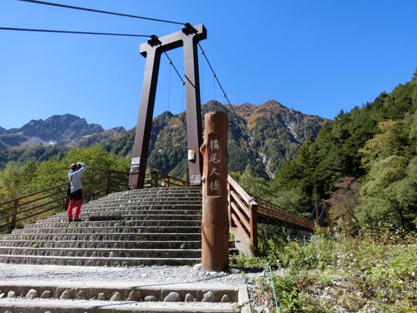 日本・長野県「[紅葉]涸沢カール/涸沢ヒュッテ」の写真