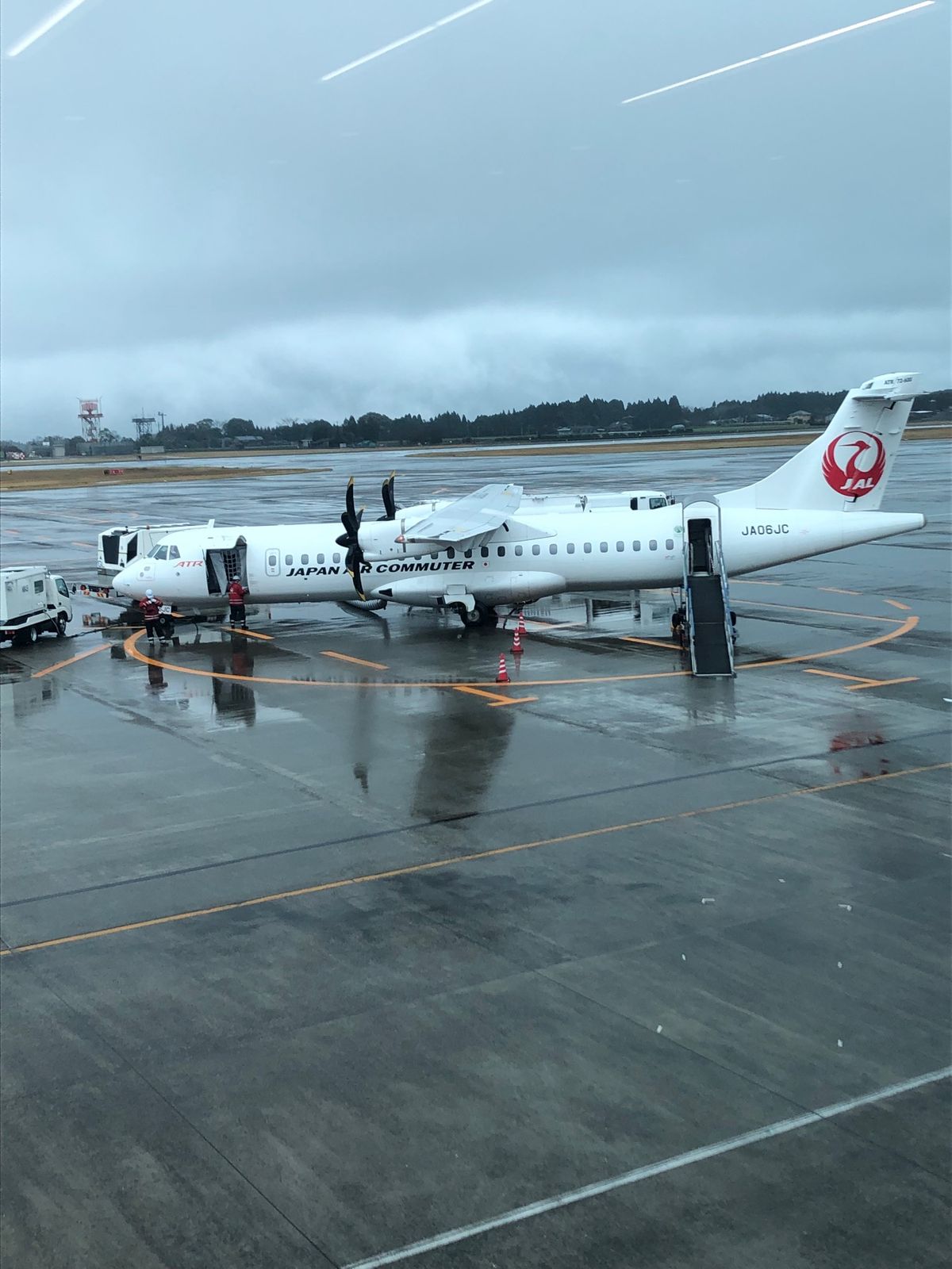 揺れて飛んでなんとか到着。