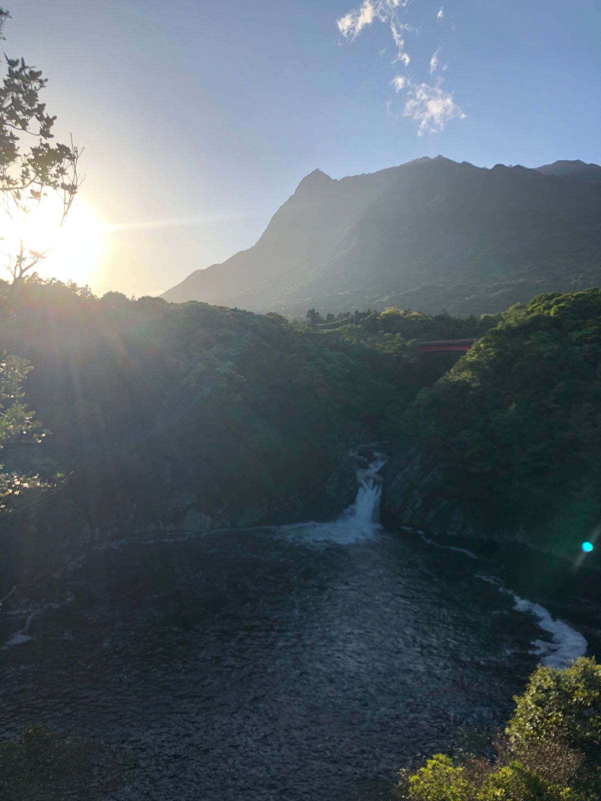 早速絶景。トローキの滝。凄すぎる。
