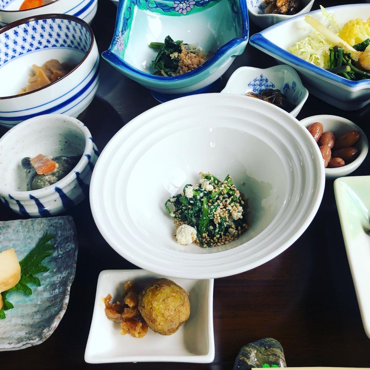 三岳酒造までドライブ。
その近くにある茶屋ひらのさんにて昼食。
からだに優...