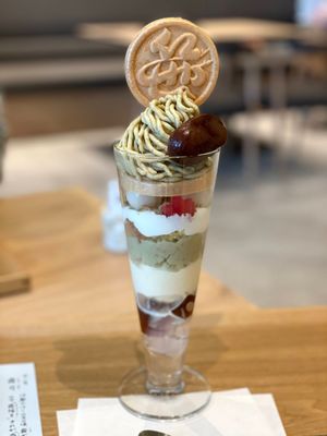 1日目のランチ　銀閣寺近くのいかづちうどん。
宿泊ホテル、エミオン京都1階...