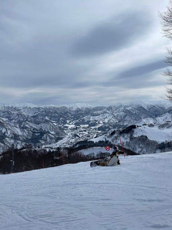 日本・湯沢「日帰りスノボ」の写真