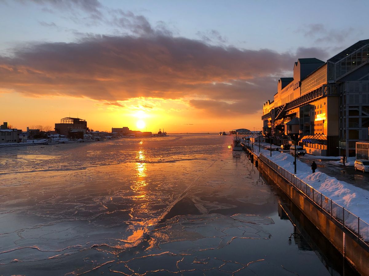東北道をひたすら北上して、大間からフェリーで函館、苫小牧から十勝を抜けタウ...
