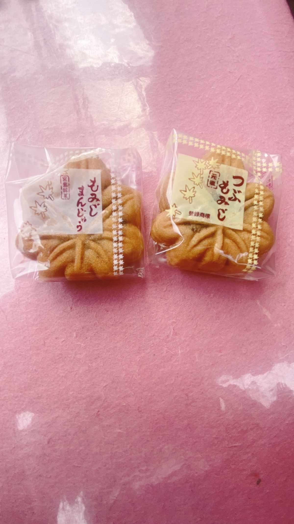 ご当地ビール
修繕中の鳥居
もみじ饅頭