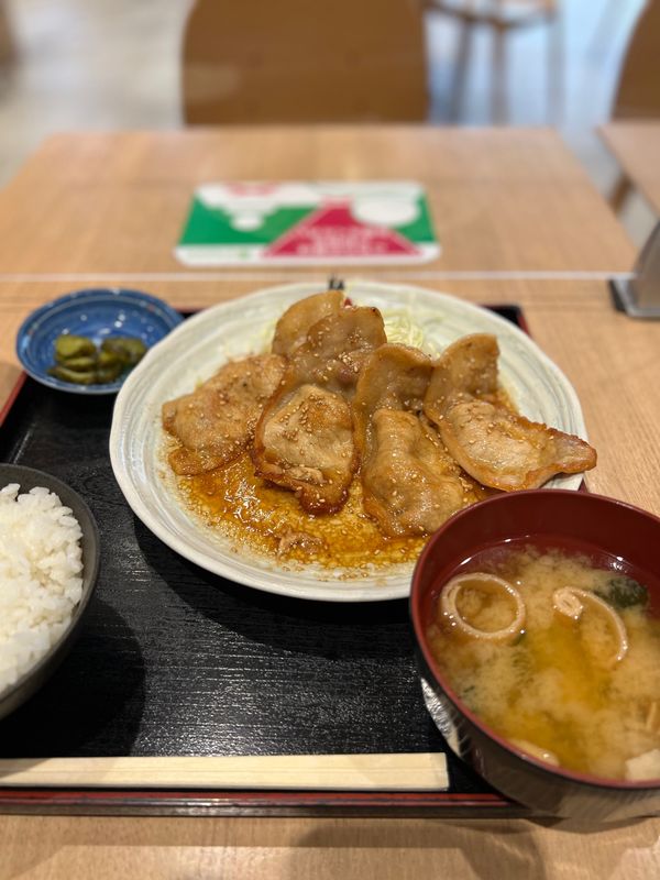 日本・茨城県「静ヒルズカントリークラブでキャンプ！」の写真：行きに食べた生姜焼きの違和感はこれだった...