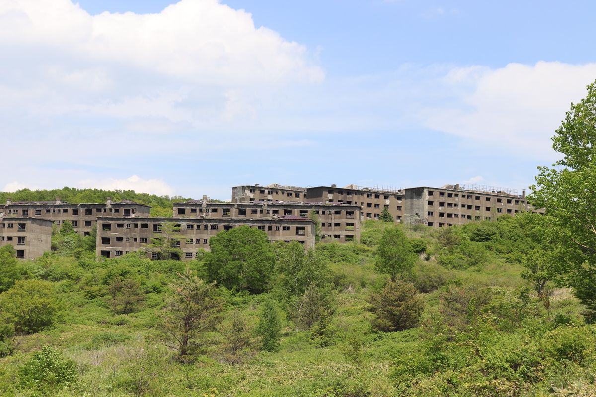 念願のドラゴンアイは少し欠けてたけど何とか見られた。旧松尾鉱山の廃墟をチラ...