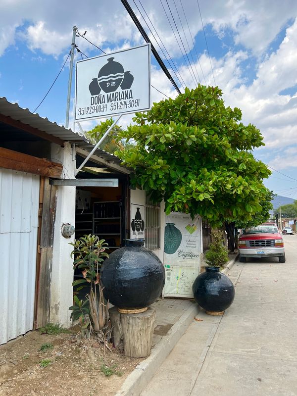 メキシコ・メキシコシティ「帰国後待機がなくなったのでついに海外旅行再開🙌」の写真：素焼きの村のあとは
黒い陶器の村で有名な...