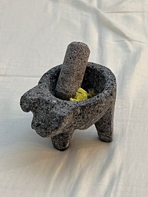 コリマ通りを南に過ぎたフロンテラ通り沿いにある雑貨屋さん

たぶんメキシコ...